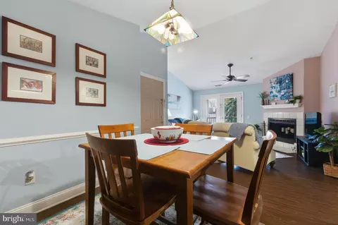 2607 Waters Edge Dr, Newark, DE 19702