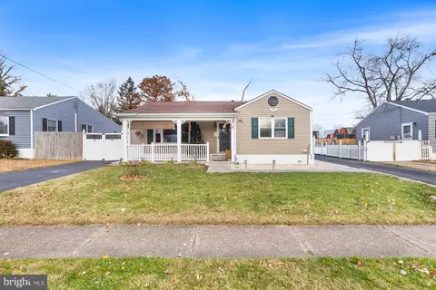 21 Gene Ave, New Castle, DE 19720