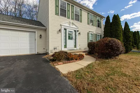 Exterior - 164 Mccormick Blvd, Newark, DE 19702 photo 11 of 12