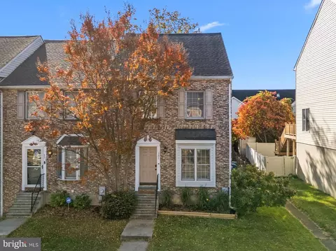 301 Goldsmith Ln, Newark, DE 19702