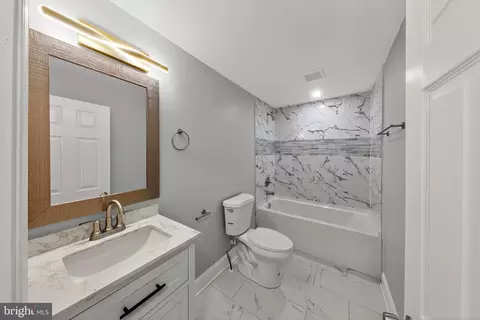 Bath - 426 Single Ave, New Castle, DE 19720 photo 1 of 1