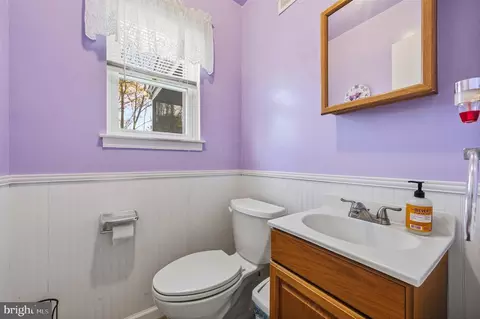 Bath - 145 Boyer Dr, Newark, DE 19702 photo 1 of 3
