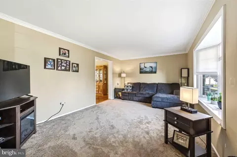 Living - 145 Boyer Dr, Newark, DE 19702 photo 3 of 3