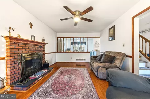 Living - 145 Boyer Dr, Newark, DE 19702 photo 1 of 3