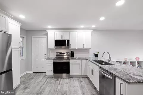Kitchen - 107 Anderson Rd, Newark, DE 19713 photo 2 of 2