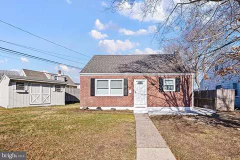 114 Vilone Rd, Wilmington, DE 19805