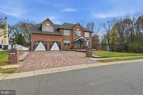 21 E Moyer Dr, Bear, DE 19701