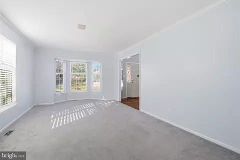 Living - 21 E Moyer Dr, Bear, DE 19701 photo 2 of 9