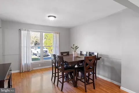 Entry Way - 2002 Cunningham Rd, Wilmington, DE 19808 photo 1 of 4
