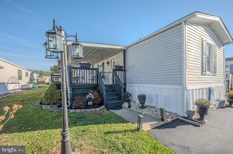 113 Herbert Ct, Bear, DE 19701 photo 2