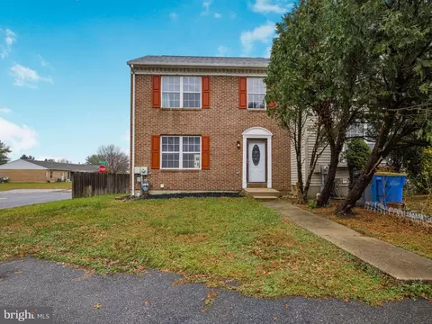 1 Sequoia Ct, Bear, DE 19701