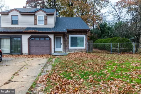 17 Lanford Rd, New Castle, DE 19720