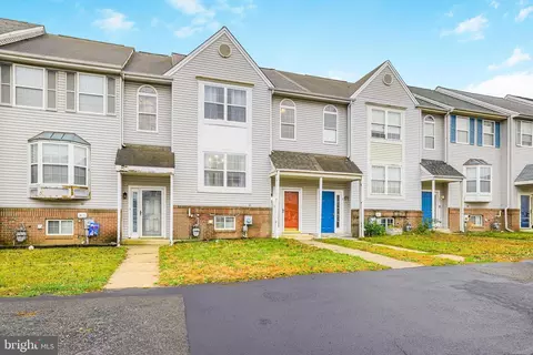 19 Auckland Dr, Newark, DE 19702
