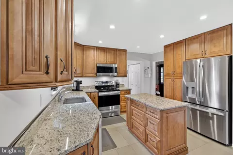 Kitchen - 2 Pegasus Pl, Bear, DE 19701 photo 3 of 4