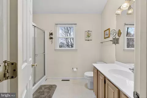 Bath - 2 Pegasus Pl, Bear, DE 19701 photo 1 of 4