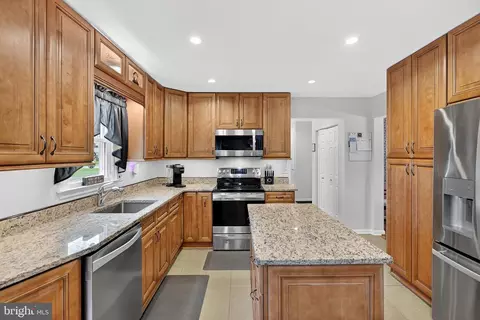 Kitchen - 2 Pegasus Pl, Bear, DE 19701 photo 2 of 4