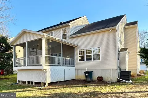 Exterior - 7 Stirling Dr, Newark, DE 19702 photo 6 of 7