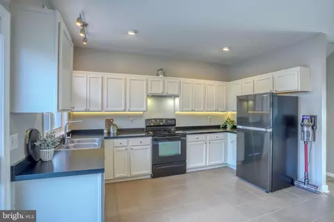 Kitchen - 25 Shawn Ln, Bear, DE 19701 photo 1 of 1