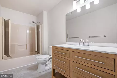 Bath - 22 Eynon Ct, Hockessin, DE 19707 photo 3 of 3