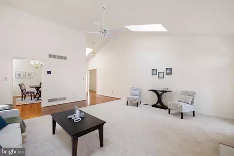 Living - 22 Eynon Ct, Hockessin, DE 19707 photo 4 of 5