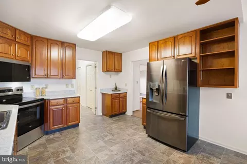 Kitchen - 22 Eynon Ct, Hockessin, DE 19707 photo 3 of 3