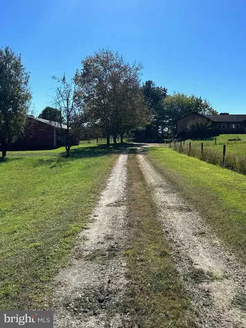 1038 Fieldsboro Rd, Townsend, DE 19734 photo 2