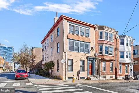 411 W 8th St, Wilmington, DE 19801
