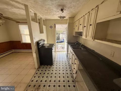 Entry Way - 800 Kenyon Ln, Newark, DE 19711 photo 1 of 1