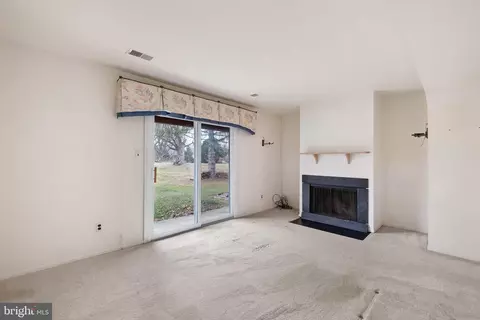 Living - 3103 Ruby Dr, Wilmington, DE 19810 photo 2 of 2