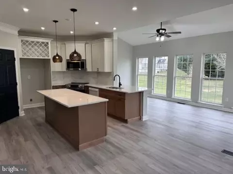Kitchen - 40 Browning Cir, Middletown, DE 19709 photo 1 of 2