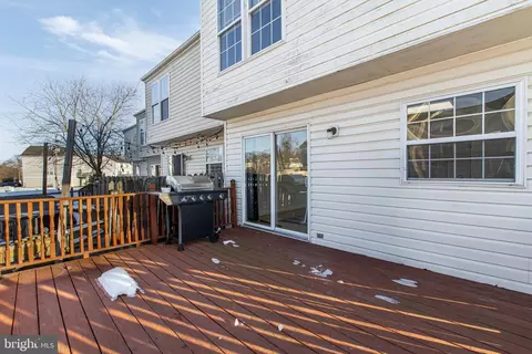 Exterior - 27 E Newtown Pl, Newark, DE 19702 photo 7 of 8
