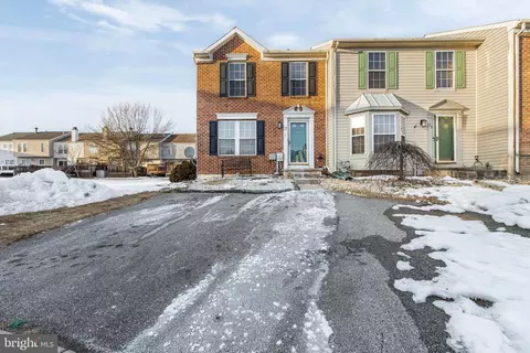 27 E Newtown Pl, Newark, DE 19702