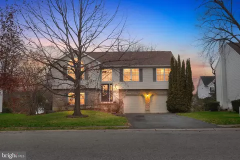 318 Hackberry Dr, New Castle, DE 19720