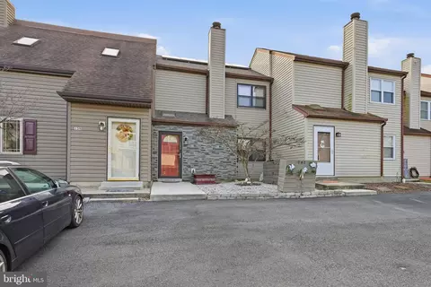 161 Valley Cir, Newark, DE 19711