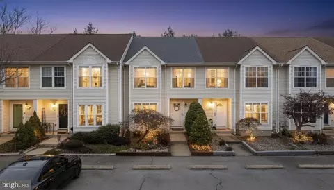 610 Benham Ct, Newark, DE 19711