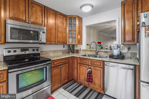 Kitchen - 610 Benham Ct, Newark, DE 19711 photo 4 of 4