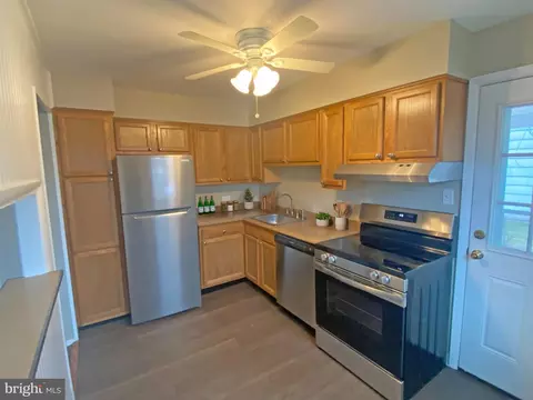 Kitchen - 21 Merion Rd, Newark, DE 19713 photo 1 of 2