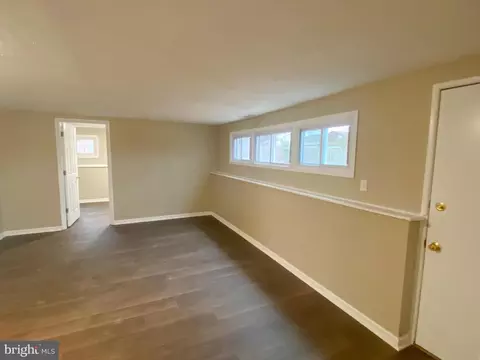 Living - 21 Merion Rd, Newark, DE 19713 photo 5 of 6
