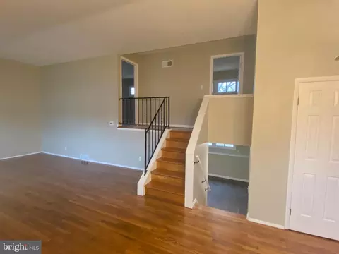 Living - 21 Merion Rd, Newark, DE 19713 photo 1 of 6