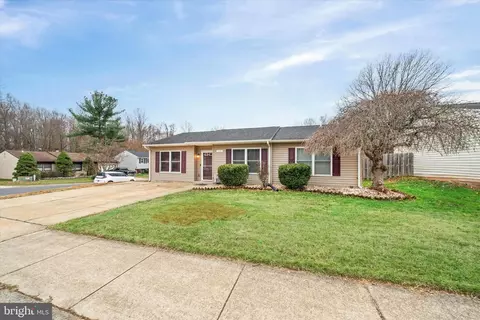 Exterior - 17 Gogh Cir, Newark, DE 19702 photo 1 of 4