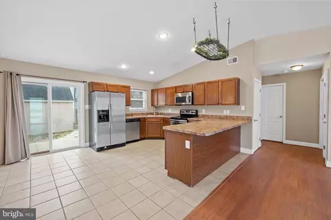 Kitchen - 17 Gogh Cir, Newark, DE 19702 photo 1 of 4