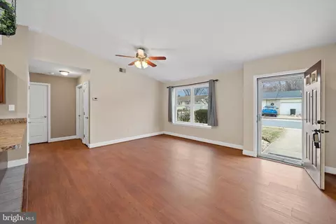 Entry Way - 17 Gogh Cir, Newark, DE 19702 photo 1 of 4