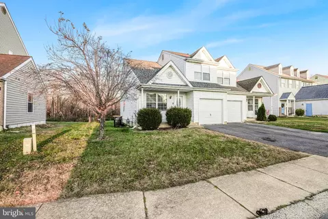 Exterior - 717 Lexington Dr, Bear, DE 19701 photo 2 of 4