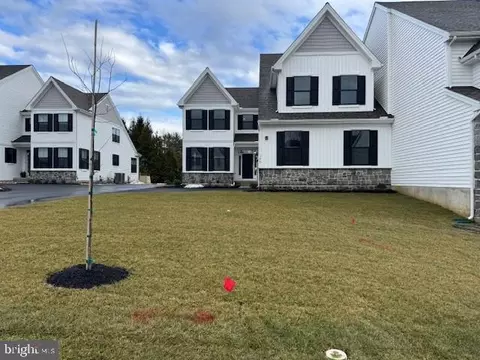 106 Leahy Dr, Newark, DE 19711
