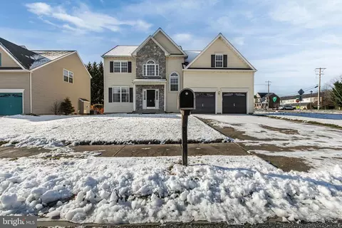 2 Foxfield Ct, Bear, DE 19701