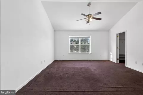 Entry Way - 2 Foxfield Ct, Bear, DE 19701 photo 6 of 15