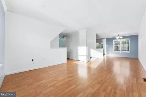 Living - 210 Bellwether Ct, Newark, DE 19702 photo 1 of 5