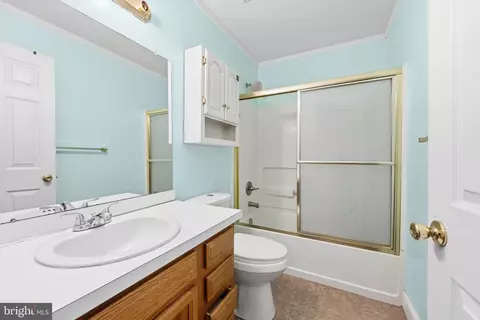 Bath - 210 Bellwether Ct, Newark, DE 19702 photo 1 of 1