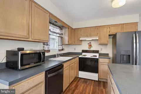 Kitchen - 6 Harmony Ct, Newark, DE 19711 photo 2 of 4