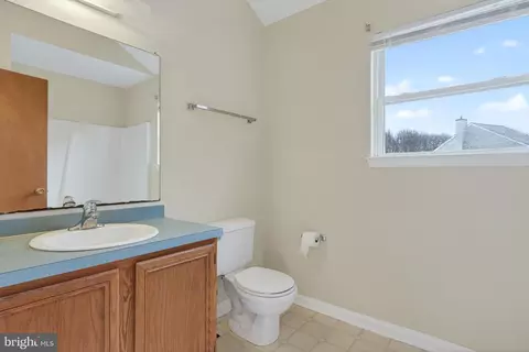 Bath - 6 Harmony Ct, Newark, DE 19711 photo 1 of 2